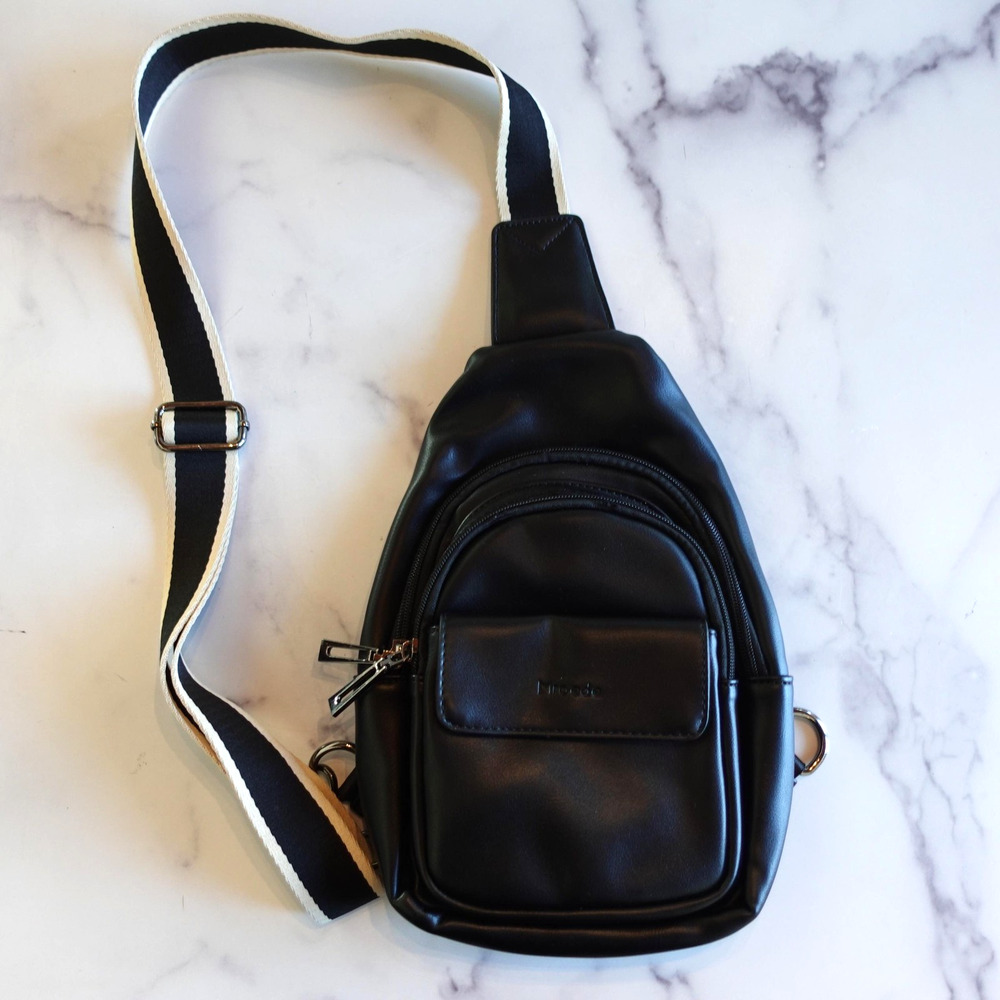 Mroede Sling Bag Crossbody Black Vegan Leather Travel Fanny Pack Zip Pockets‎